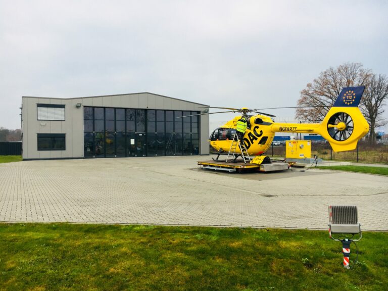 Hangartore