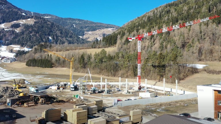 Notre nouvelle usine de production de portails est en cours de construction près de Bruneck dans le Tyrol du Sud