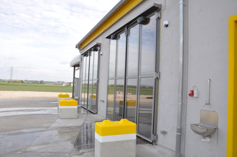 Portes de laverie résistantes à la corrosion par ALPGATE
