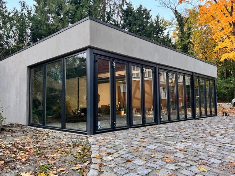 Attractive facade solution for a private garage
