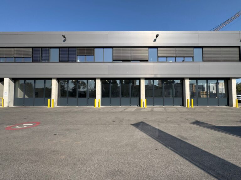 Referenz – Fünf neue ALPGATE Falttore für Del Fabro Kolarik
