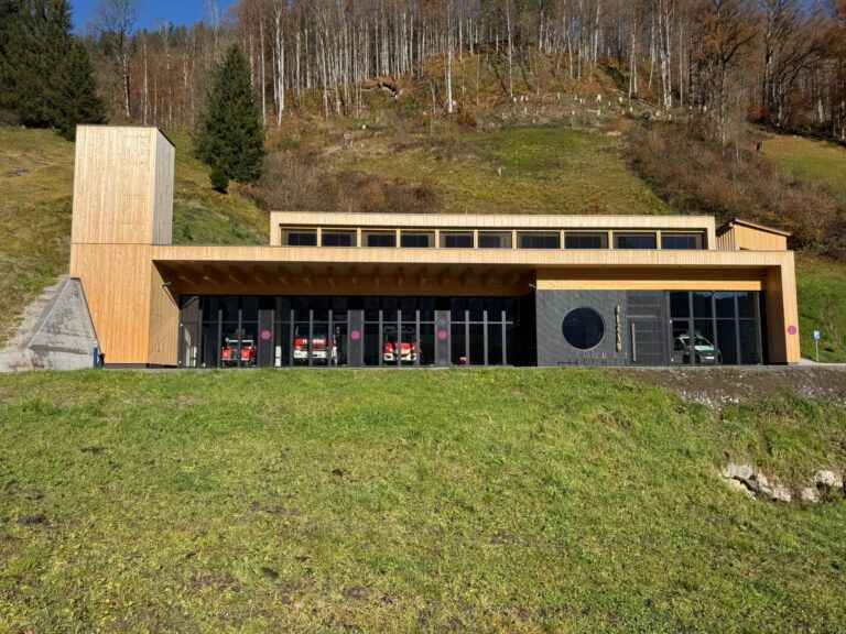 Folding Doors as a Functional Feature of the New Bizau Safety Center