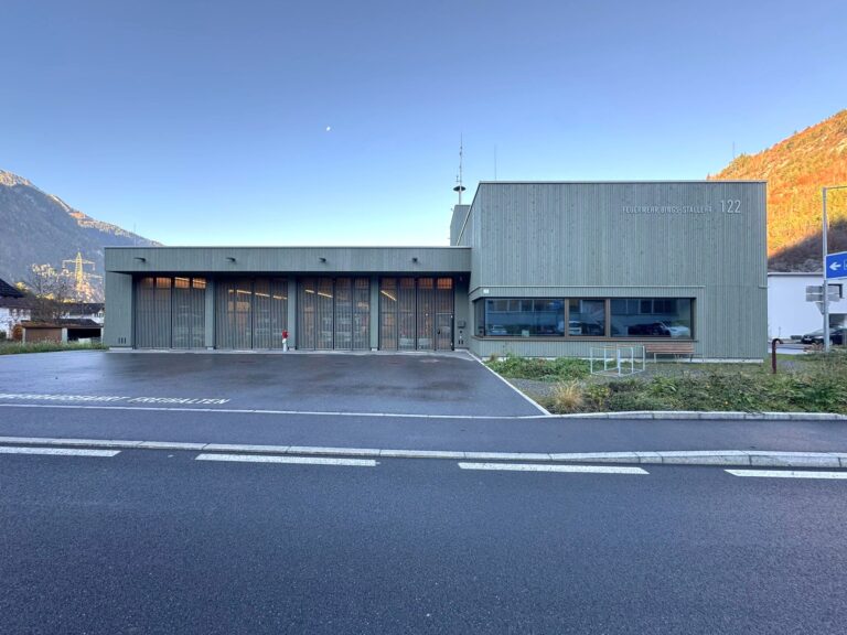 Quatre portes pliantes pour la nouvelle caserne des pompiers de Bings